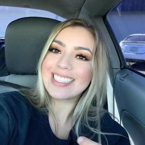 Meet your Posher, Alexis